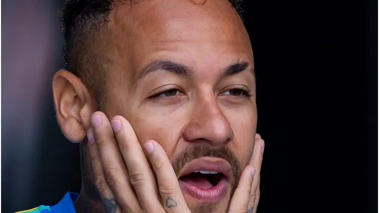 - Neymar Jr jogador do Selecao Brasileira durante chegada do time para treino no Centro de Treinamento CT Columbia Park