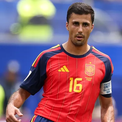 Real Madrid avalia contratar Rodri após título da Copa do Mundo