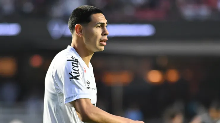 Caballero está de volta ao Santos após empréstimo - Foto: Jota Erre/AGIF