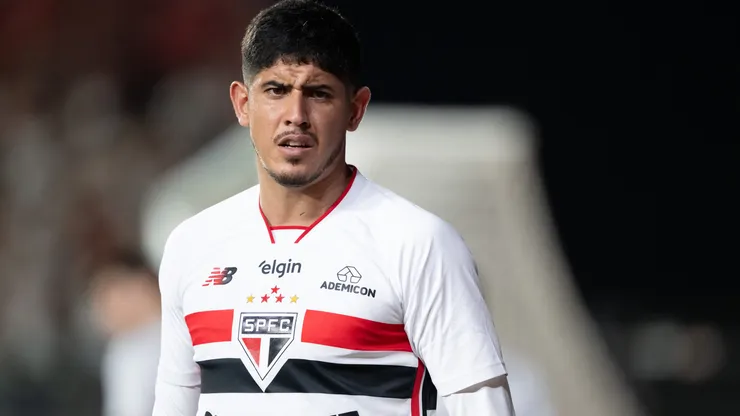 Alan Franco jogador do São Paulo durante partida contra o Vasco no estádio São Januário. Foto: Jorge Rodrigues/AGIF