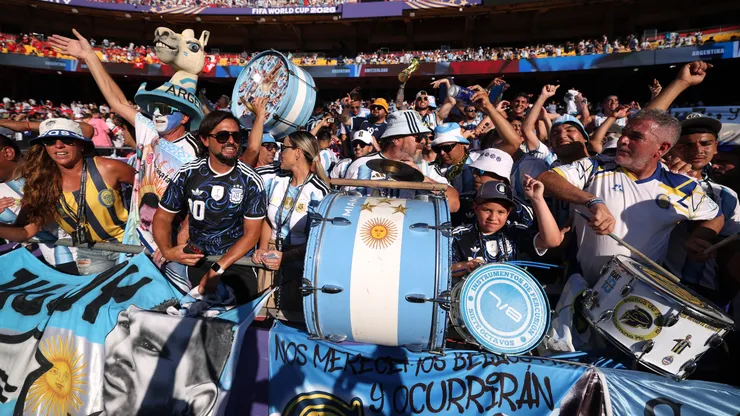 Torcida da Argentina durante a Copa do Mundo 2026 - Foto: Lars Baron/Getty Images