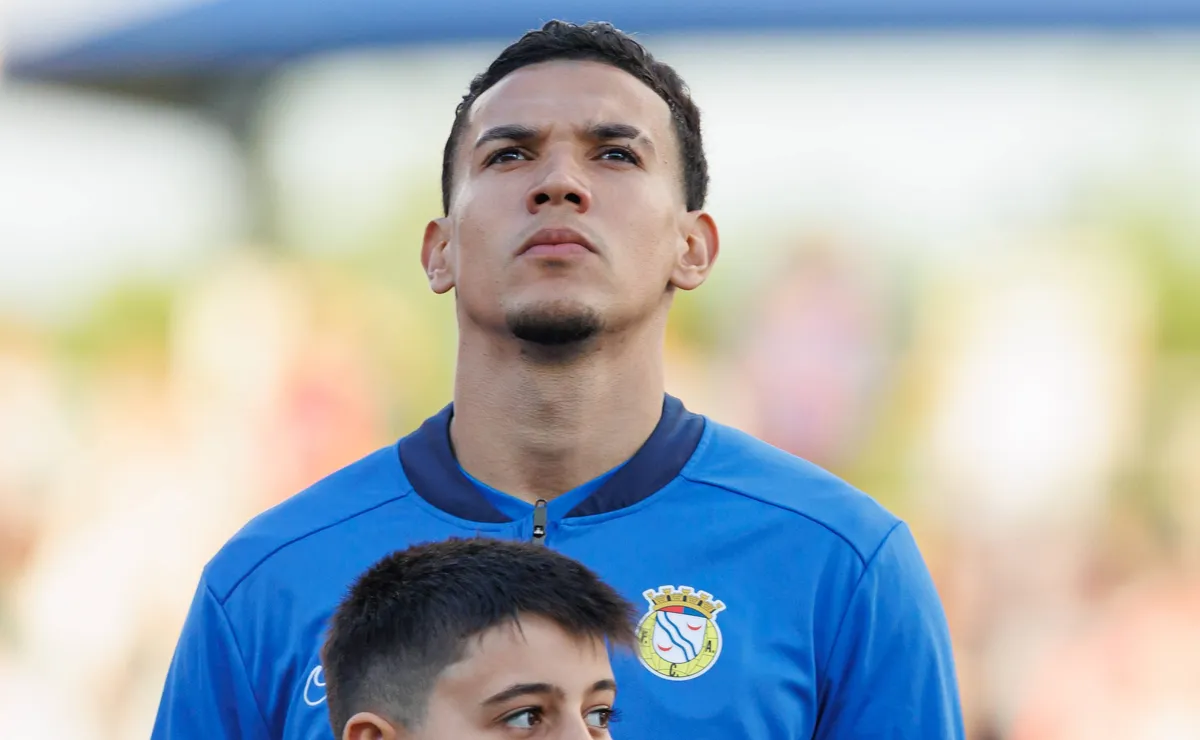 Naves recusa ida ao Botafogo, e Palmeiras acerta venda do zagueiro ao Necaxa, do México