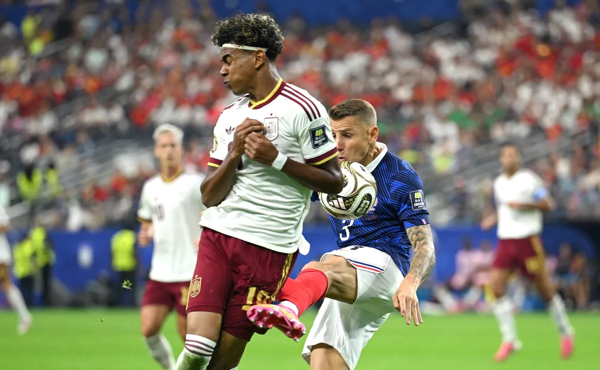 Toque no braço de Yamal não anula pênalti em França x Espanha por regra da FIFA