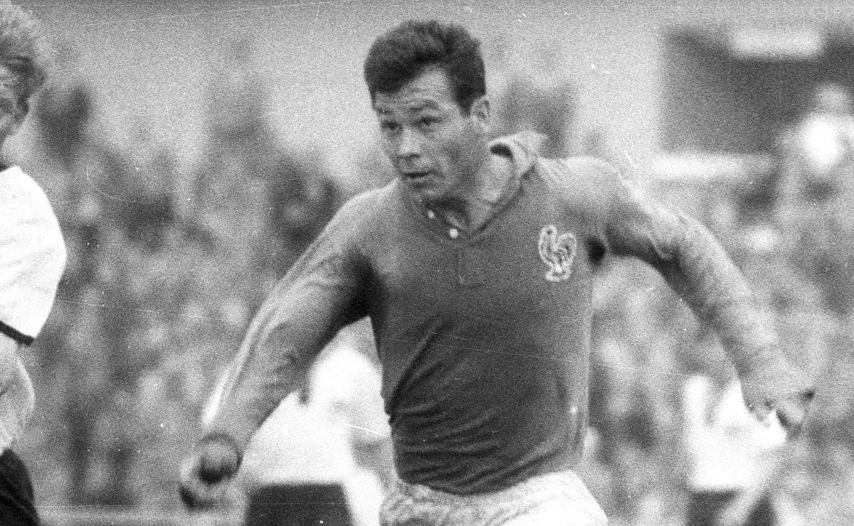 Just Fontaine eternizou seu nome com recorde histórico de gols em uma única Copa do Mundo FIFA