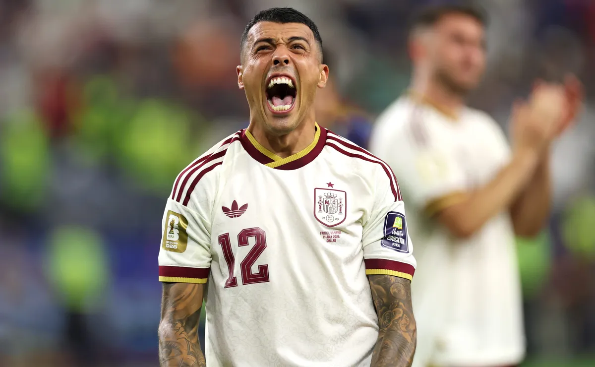 Pedro Porro faz gol, se destaca na defesa e conduz Espanha à final da Copa do Mundo