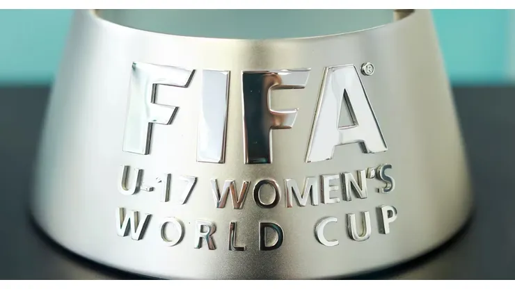 Troféu da Copa do Mundo Feminina Sub17 - Foto: FIFA Oficial/www.fifa.com