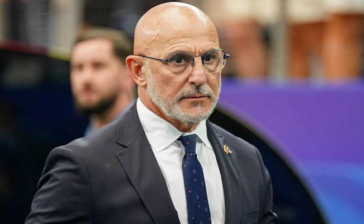 De La Fuente se emociona e agradece jogadores em classificação da Espanha para a final da Copa do Mundo 2026
