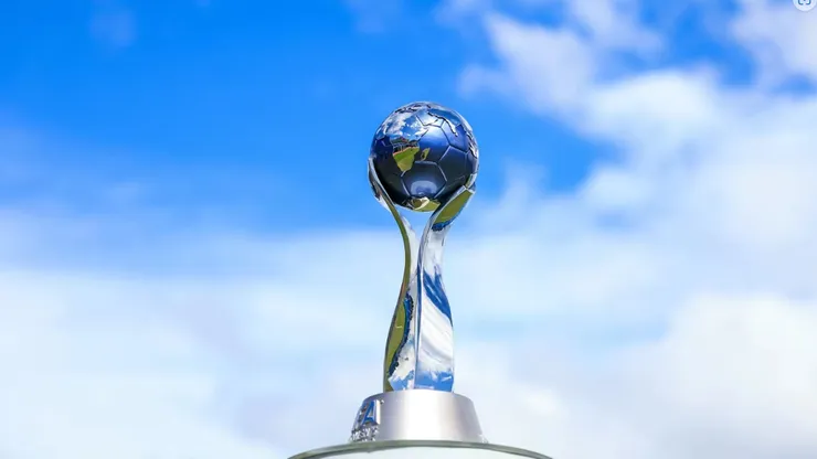 Troféu da Copa do Mundo Feminina Sub17 - Foto: FIFA Oficial/www.fifa.com