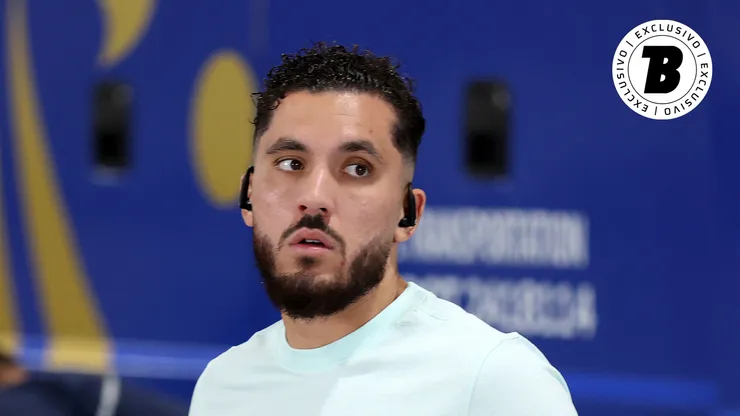 Cherki participou de uma rápida entrevista pós-jogo. Photo by Florencia Tan Jun/Getty Images