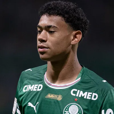 Scout do PSG observou Luis Pacheco, do Palmeiras, contra Cerro