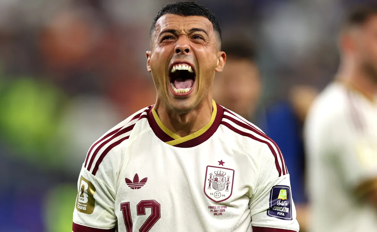Pedro Porro se emociona e faz dedicação ao filho doente após gol histórico pela Espanha