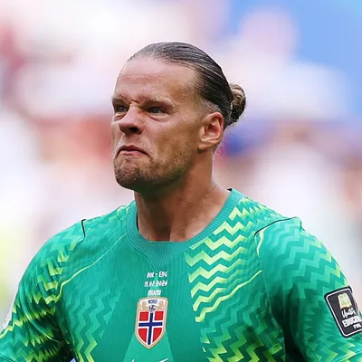 Ørjan Nyland está disponível para assinar contrato