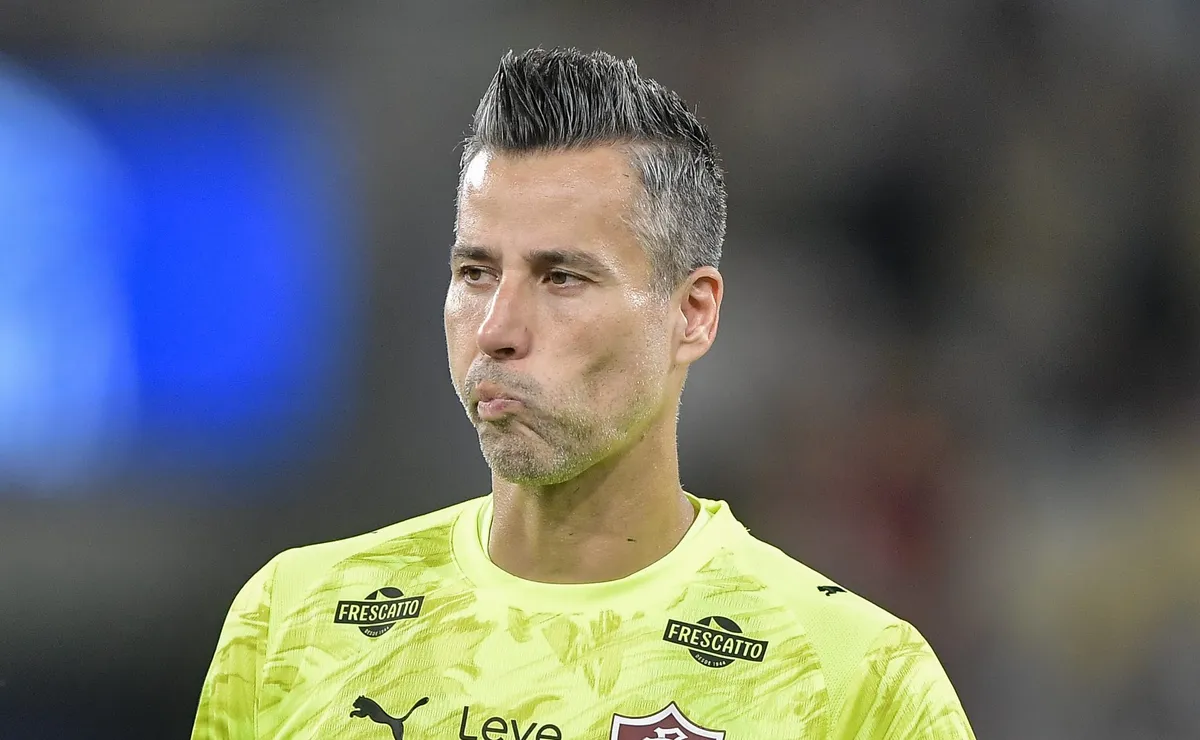 Fábio mira Félix para entrar no top-3 de goleiros com mais jogos sofrer gol no Fluminense