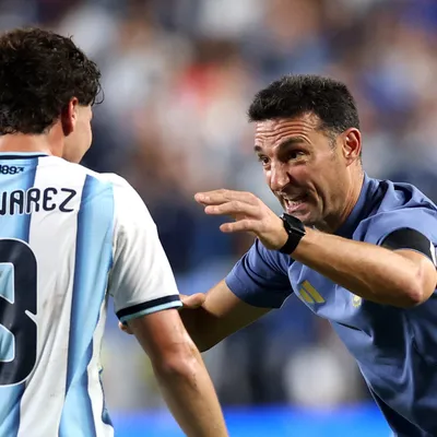 Scaloni tem uma dúvida na escalação para Inglaterra x Argentina
