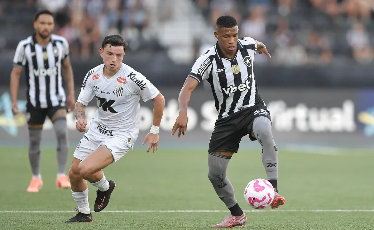 Santos visita o Botafogo para encerrar jejum atuando no Estádio Nilton Santos na década