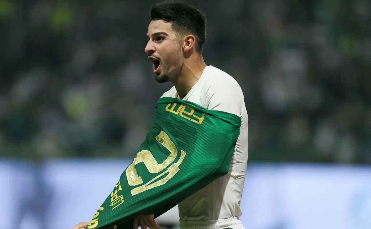 Flaco López pode ser o primeiro estrangeiro campeão mundial pelo Palmeiras