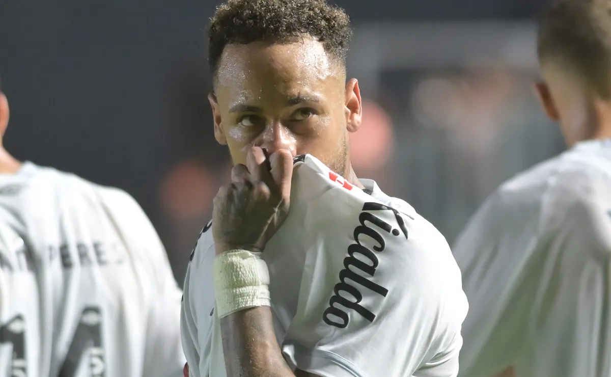 Neymar deve ser desfalque do Santos contra a Universidad Central e Cuca monitora situação