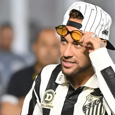 Bruna Biancardi influencia e Neymar vai permanecer no Santos