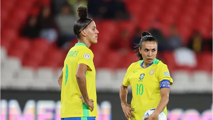 Marta e Amanda Gutierres em campo pela Seleção Brasileira - Foto: Lívia Villas Boas/CBF