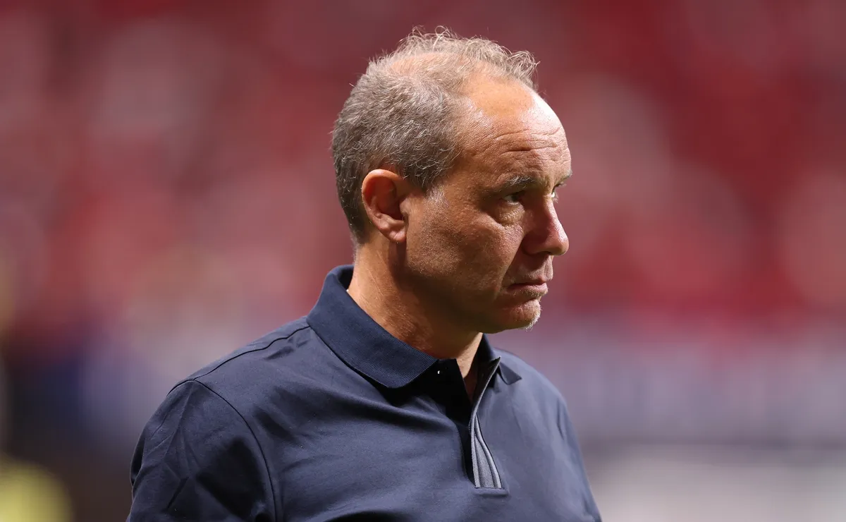 Adversário do Brasil na Copa do Mundo, Haiti anuncia saída do técnico Sébastien Migné