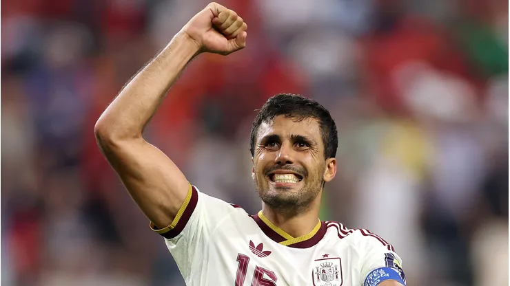 Rodri foi exaltado pelo ex-zagueiro.