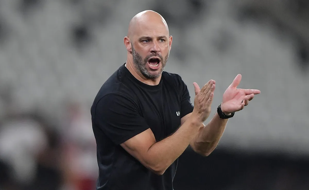 Botafogo fica livre de transfer bans da FIFA e pode inscrever novos reforços