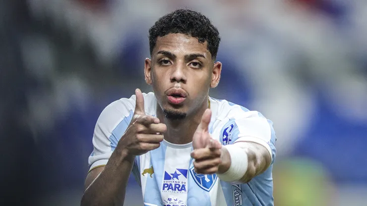 PA - BELEM - 05/09/2025 - BRASILEIRO B 2025, PAYSANDU X VOLTA REDONDA - Thalisson jogador do Paysandu comemora seu gol durante partida contra o Volta Redonda no estadio Mangueirao pelo campeonato Brasileiro B 2025. Foto: Marcos Junior/AGIF