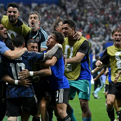 Argentina busca virada épica nos acréscimos e vai à final da Copa