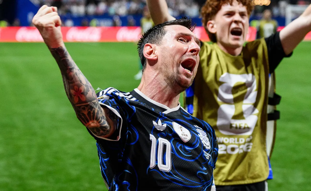 Messi brilha com duas assistências e é decisivo em classificação da Argentina para a final na Copa do Mundo