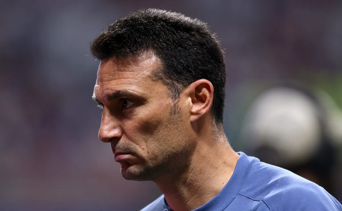 Scaloni se emociona com classificação da Argentina na Copa e exalta jogadores: “Somos únicos”