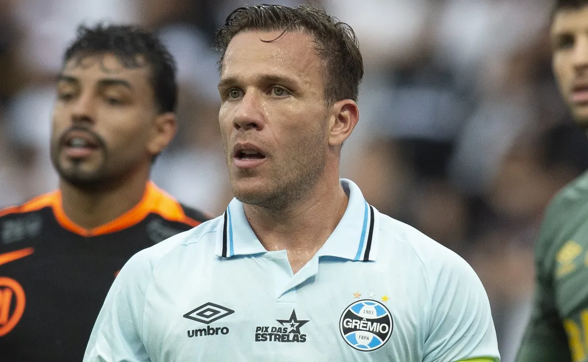 Corinthians barra a contratação de Arthur após volante pedir R$ 3 milhões por mês