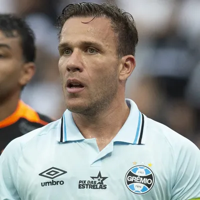 Corinthians esbarra em salário e vê negociação por Arthur esfriar