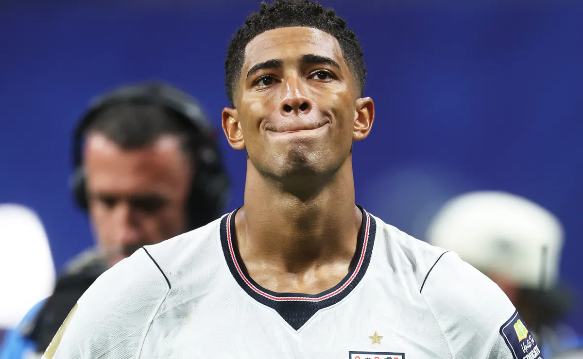 Câmera flagra fúria de Bellingham contra Pickford em gol da Argentina: “No meio do gol”