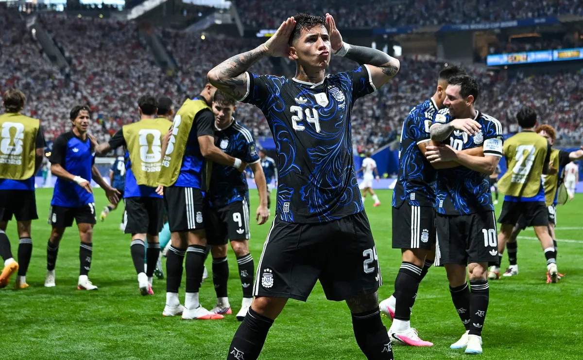 Argentina mostra reação sobre a Inglaterra e se isola como a seleção com mais viradas na Copa