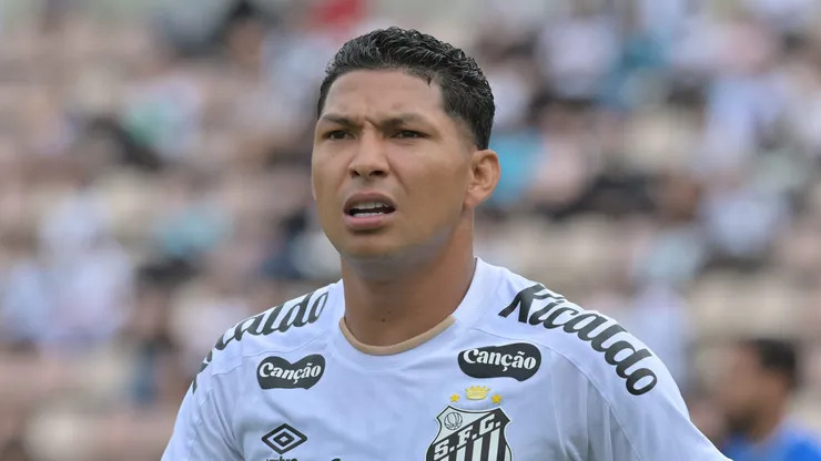 Rony durante amistoso do Peixe no Pacaembu