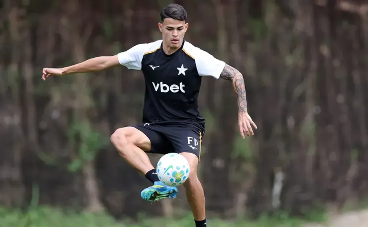 Lucas Emanuel ganha chance no Botafogo e pode iniciar nova geração do clube