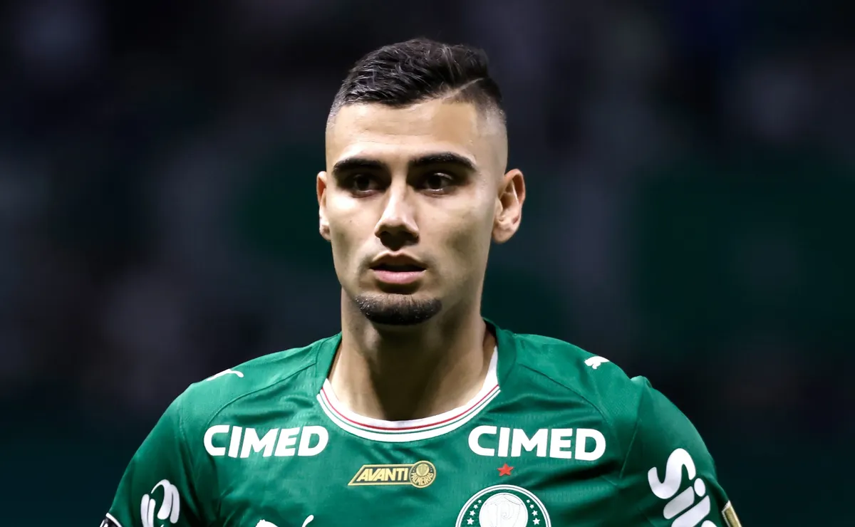 O ‘plano mestre’ de Abel: Palmeiras exige Danilo para ‘libertar’ Andreas e montar meio-campo dos sonhos