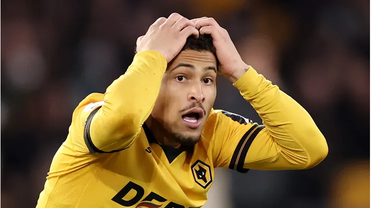 João Gomes durante partida do Wolves na Premier League