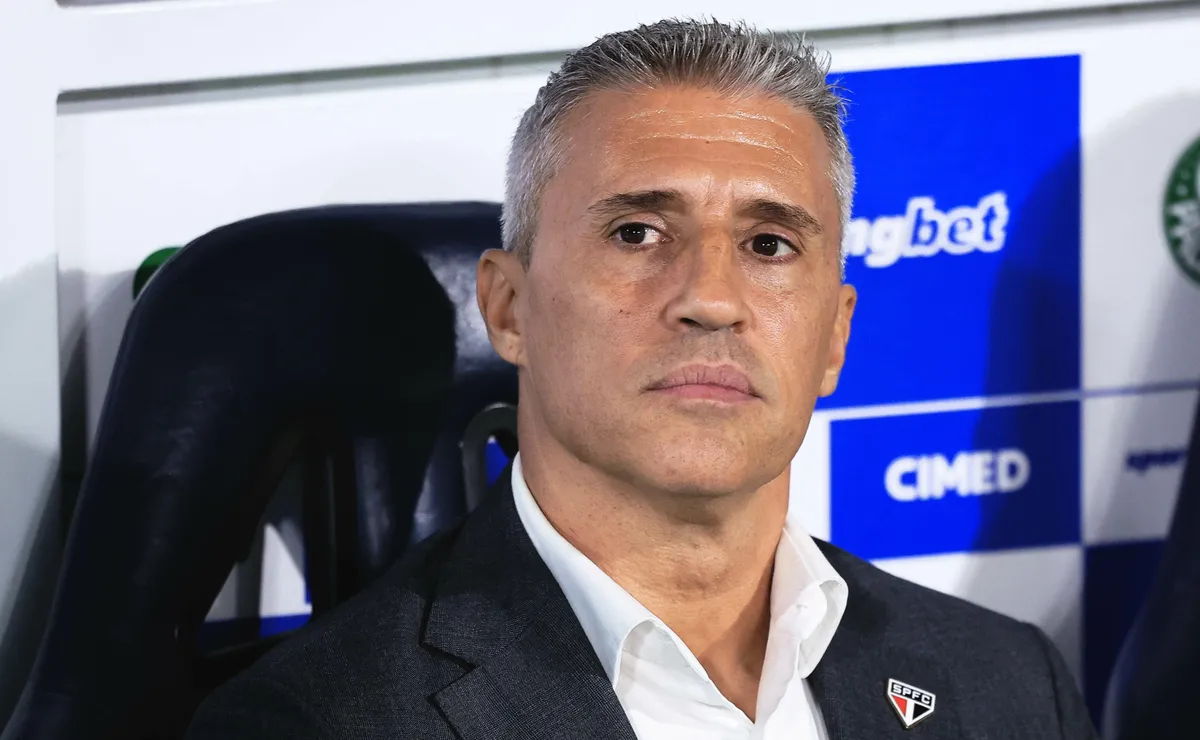 Hernán Crespo assina contrato 4 meses após sair do São Paulo e será novo técnico do Atlas, do México
