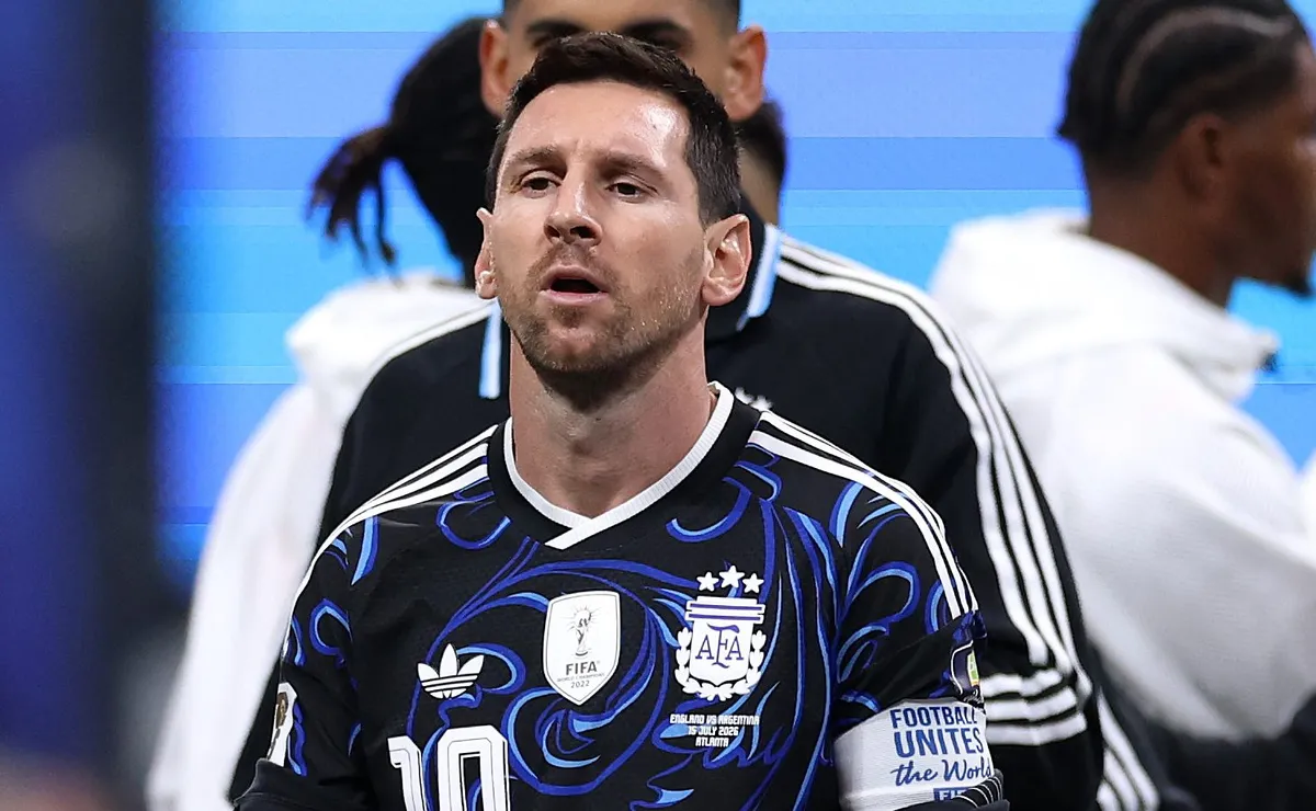 Lionel Messi iguala Cafu em número de finais de Copa e Argentina iguala Seleção Brasileira