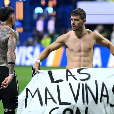 FIFA avalia medidas após Argentina erguer faixa política na Copa