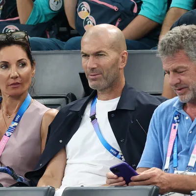 França aguarda decisão do governo para definir salário de Zidane