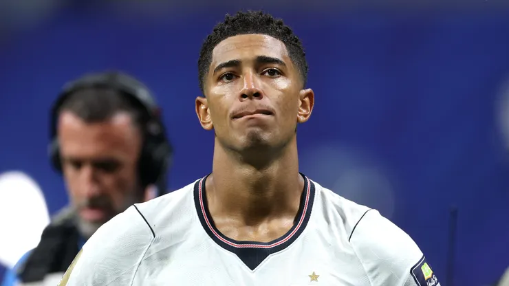 ATLANTA, GEORGIA - JULY 15: Jude Bellingham #10 of England shows dejection after the 1-2 defeat in the FIFA World Cup 2026 Semi Final match between England and Argentina at Atlanta Stadium on July 15, 2026 in Atlanta, Georgia. (Photo by Richard Pelham/Getty Images)