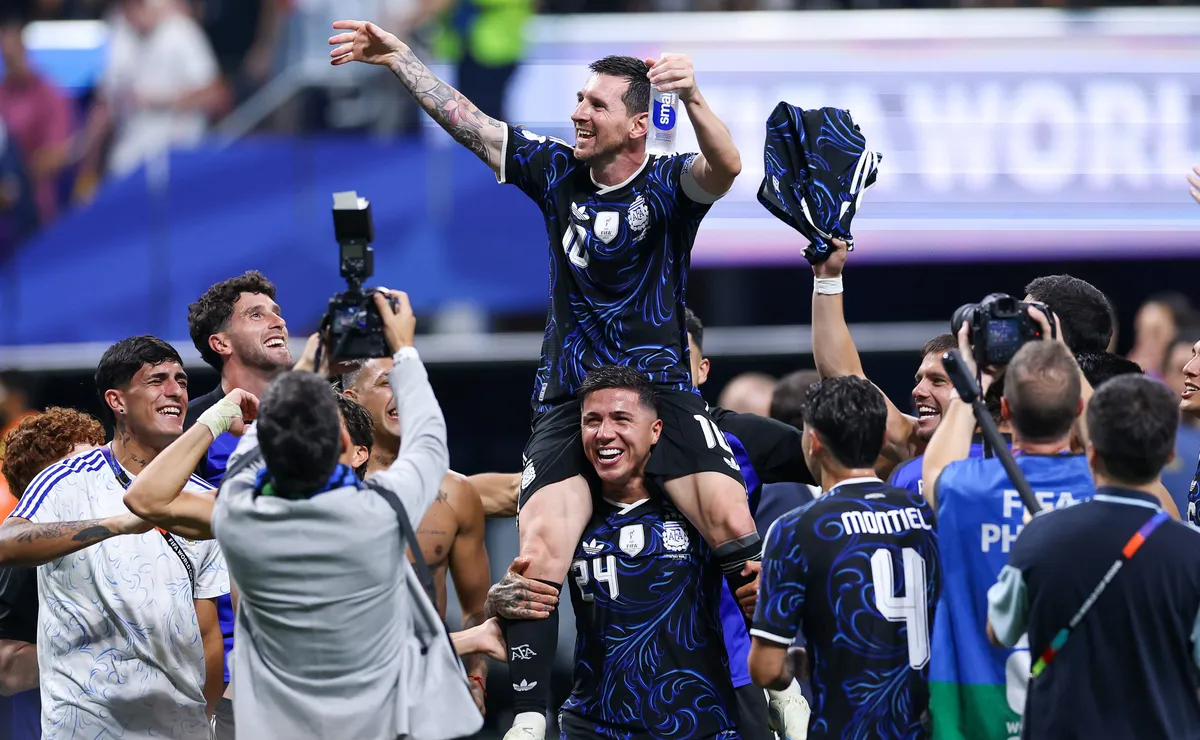 Messi diz que Argentina percebeu queda da Inglaterra: “Já não queriam mais jogar”