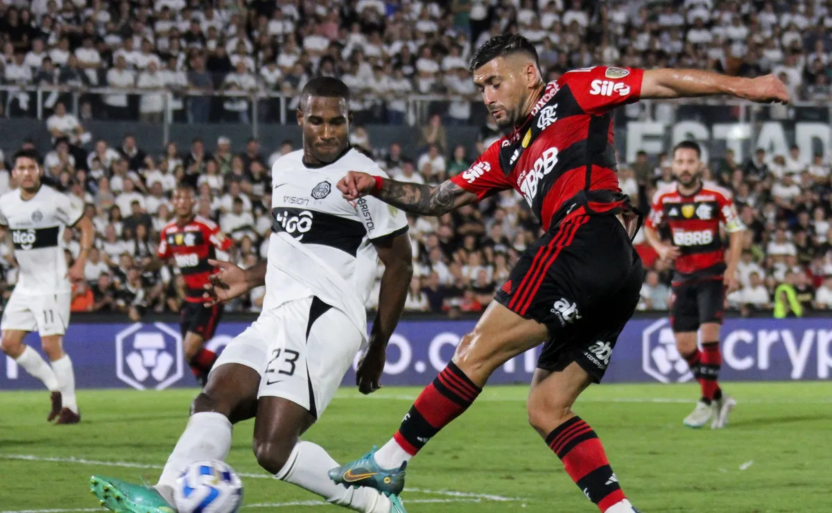 Flamengo volta a enfrentar o Olimpia com trio que viveu queda traumática em 2023