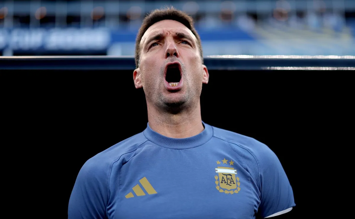 Scaloni entra para grupo histórico e fica a uma vitória de igualar recorde único em Copas do Mundo