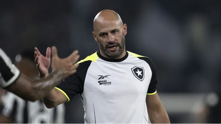 Franclim Carvalho falou sobre Danilo, alvo do Flamengo.