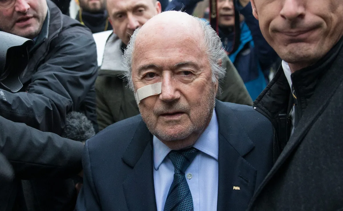 Joseph Blatter, ex-presidente da Fifa, reprova decisões tomadas por Gianni Infantino na Copa do Mundo