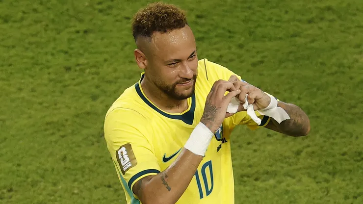 Neymar foi defendido por Ferdinand.