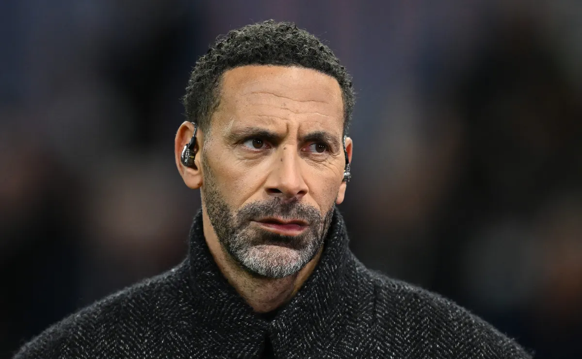 Rio Ferdinand analisa momento da Seleção Brasileira e questiona qualidade dos atuais jogadores